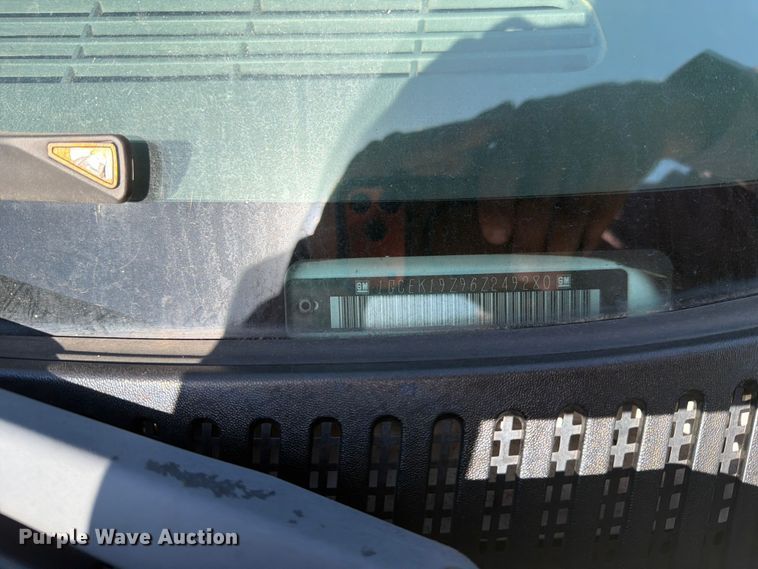 image for item FN2524 2006 Chevrolet Silverado Ext. Cab pickup truck