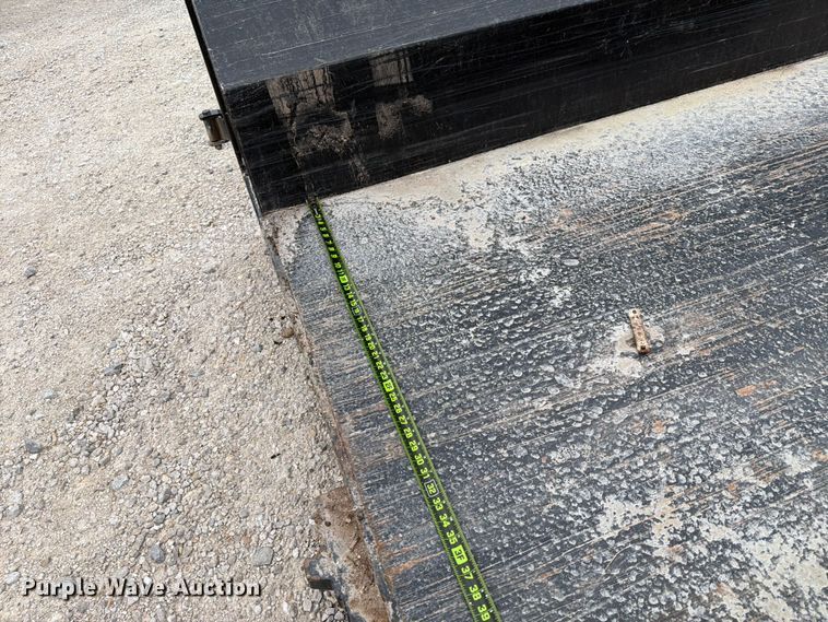 image for item FN2534 Roll-off dumpster