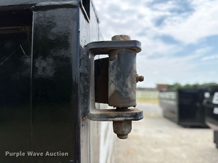 image for item FN2538 Roll-off dumpster