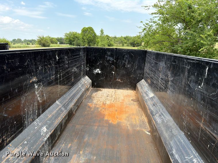 image for item FN2538 Roll-off dumpster