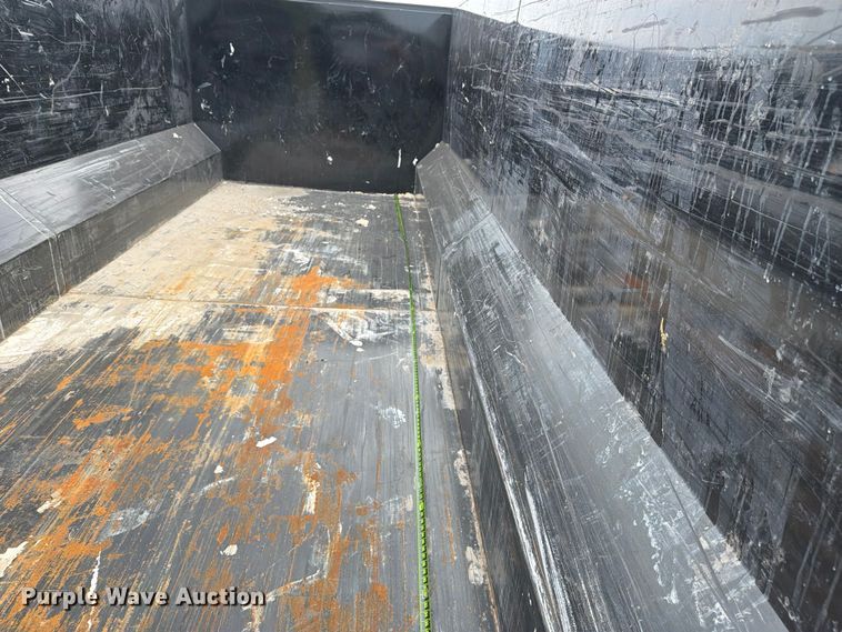 image for item FN2539 Roll-off dumpster