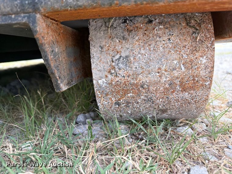 image for item FN2539 Roll-off dumpster