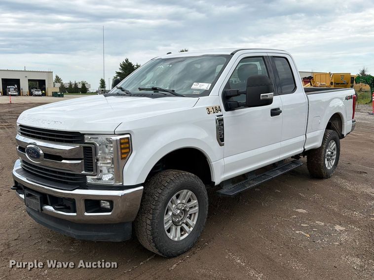 2018 Ford F250 Super Duty XLT Ext. Cab pickup truck