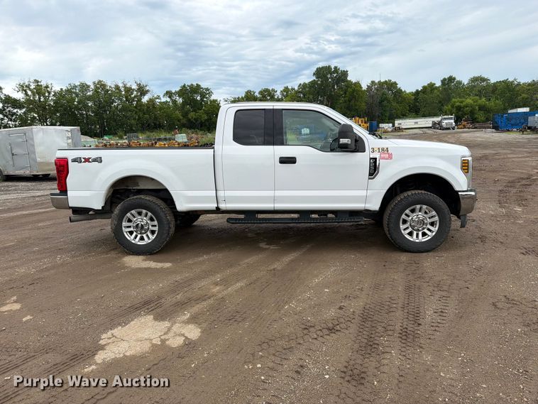 image for item FN5778 2018 Ford F250 Super Duty XLT Ext. Cab pickup truck