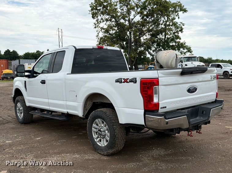 image for item FN5778 2018 Ford F250 Super Duty XLT Ext. Cab pickup truck