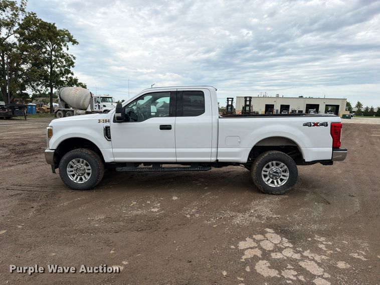 image for item FN5778 2018 Ford F250 Super Duty XLT Ext. Cab pickup truck