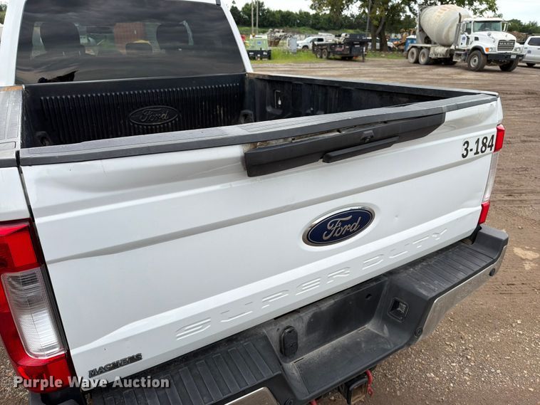 image for item FN5778 2018 Ford F250 Super Duty XLT Ext. Cab pickup truck