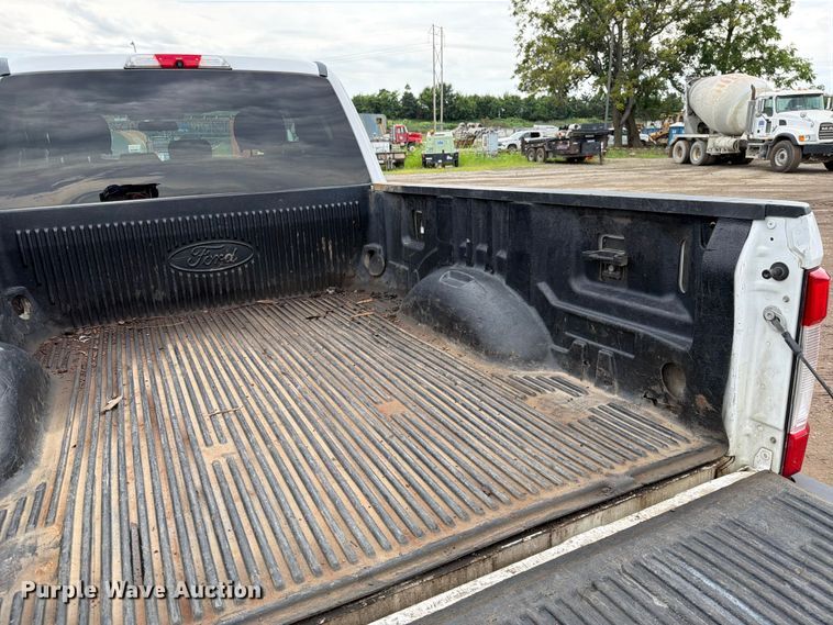 image for item FN5778 2018 Ford F250 Super Duty XLT Ext. Cab pickup truck