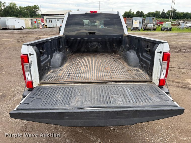 image for item FN5778 2018 Ford F250 Super Duty XLT Ext. Cab pickup truck