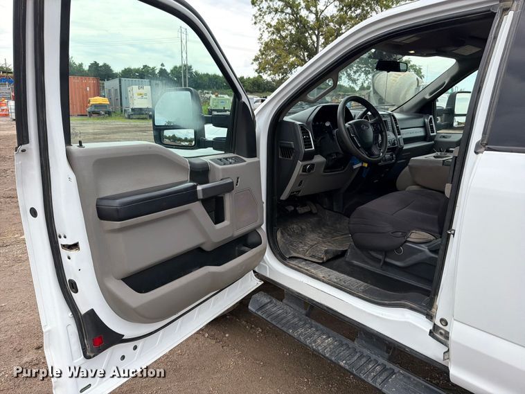 image for item FN5778 2018 Ford F250 Super Duty XLT Ext. Cab pickup truck
