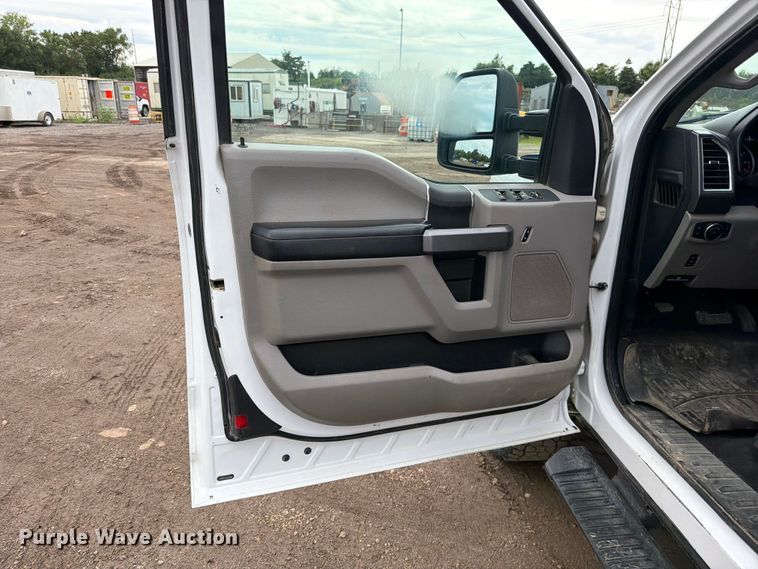 image for item FN5778 2018 Ford F250 Super Duty XLT Ext. Cab pickup truck