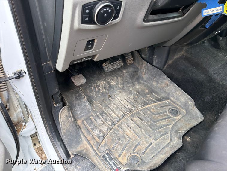image for item FN5778 2018 Ford F250 Super Duty XLT Ext. Cab pickup truck