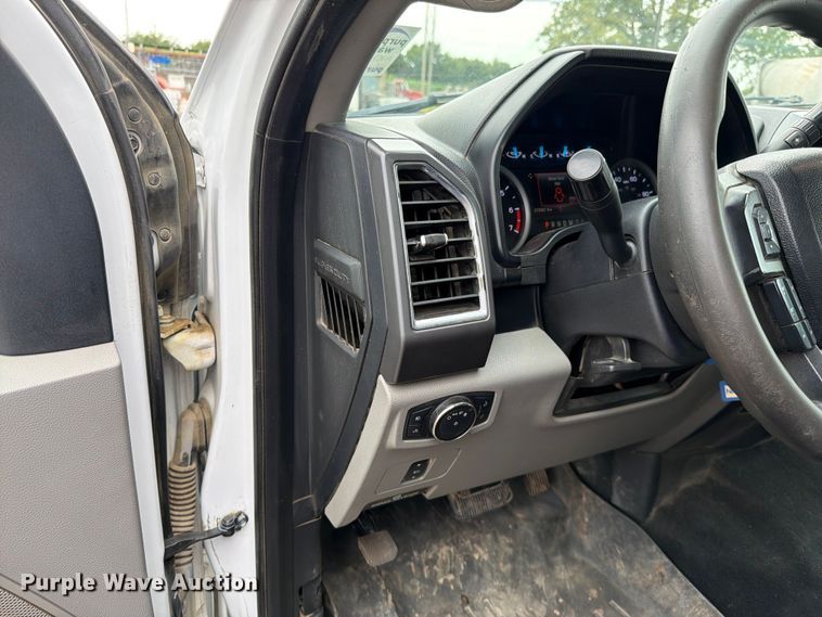 image for item FN5778 2018 Ford F250 Super Duty XLT Ext. Cab pickup truck