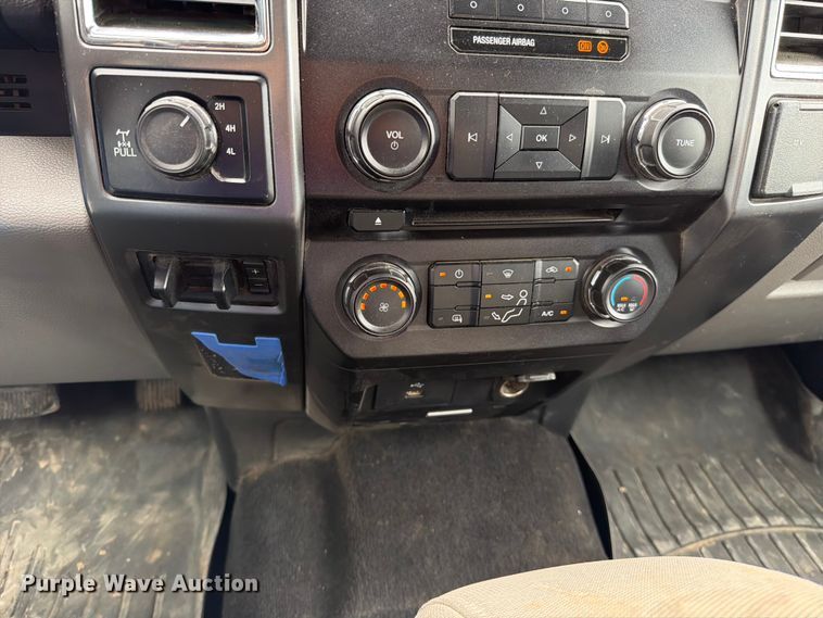 image for item FN5778 2018 Ford F250 Super Duty XLT Ext. Cab pickup truck