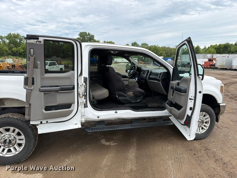 image for item FN5778 2018 Ford F250 Super Duty XLT Ext. Cab pickup truck