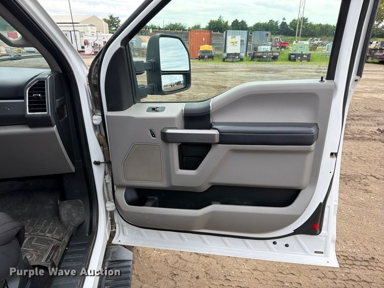 image for item FN5778 2018 Ford F250 Super Duty XLT Ext. Cab pickup truck