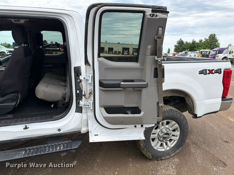 image for item FN5778 2018 Ford F250 Super Duty XLT Ext. Cab pickup truck