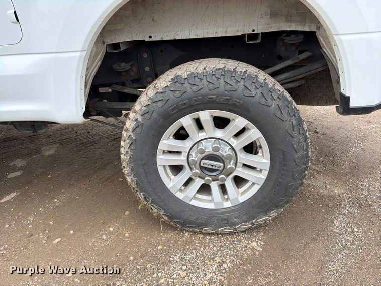 image for item FN5778 2018 Ford F250 Super Duty XLT Ext. Cab pickup truck