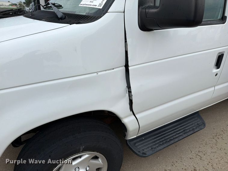 image for item FN5779 2012 Ford E350 Super Duty 