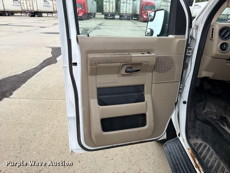 image for item FN5779 2012 Ford E350 Super Duty 