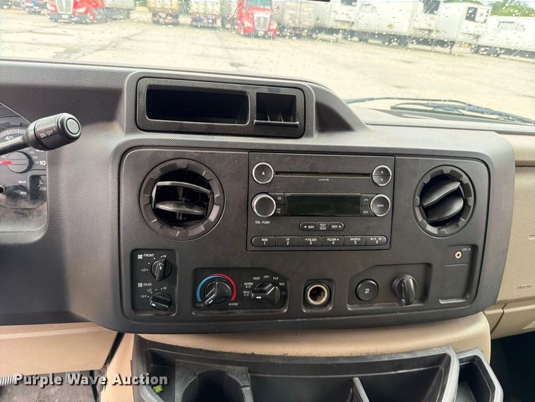 image for item FN5779 2012 Ford E350 Super Duty 