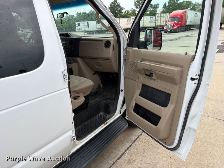 image for item FN5779 2012 Ford E350 Super Duty 