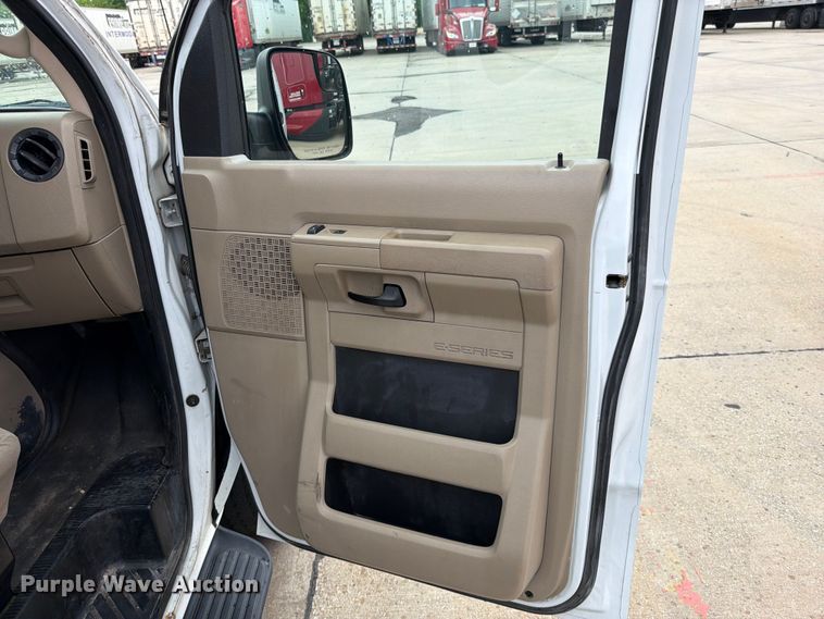 image for item FN5779 2012 Ford E350 Super Duty 