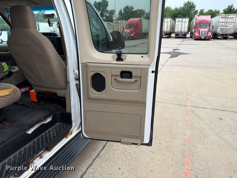 image for item FN5779 2012 Ford E350 Super Duty 