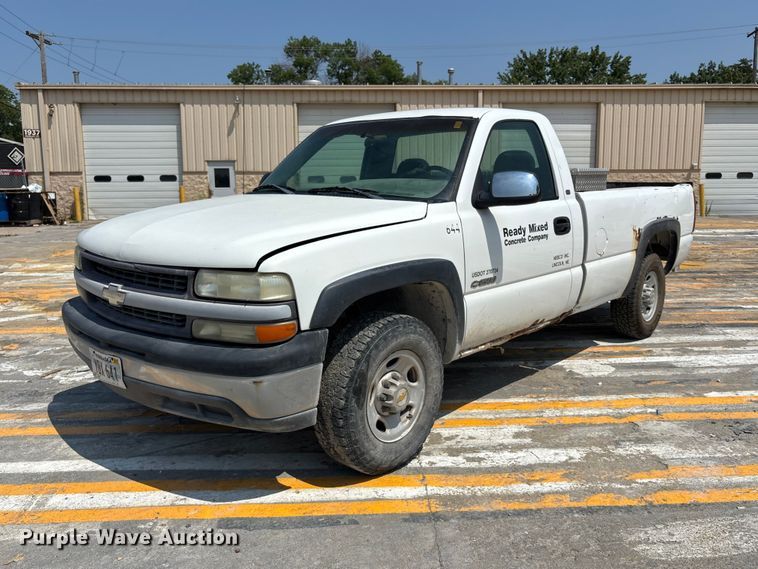 2001 Chevrolet Silverado 2500 pickup truck
