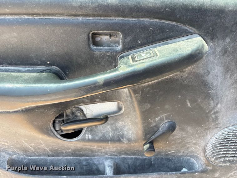 image for item FP3004 2001 Chevrolet Silverado 2500 pickup truck