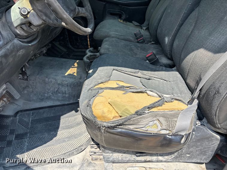 image for item FP3004 2001 Chevrolet Silverado 2500 pickup truck