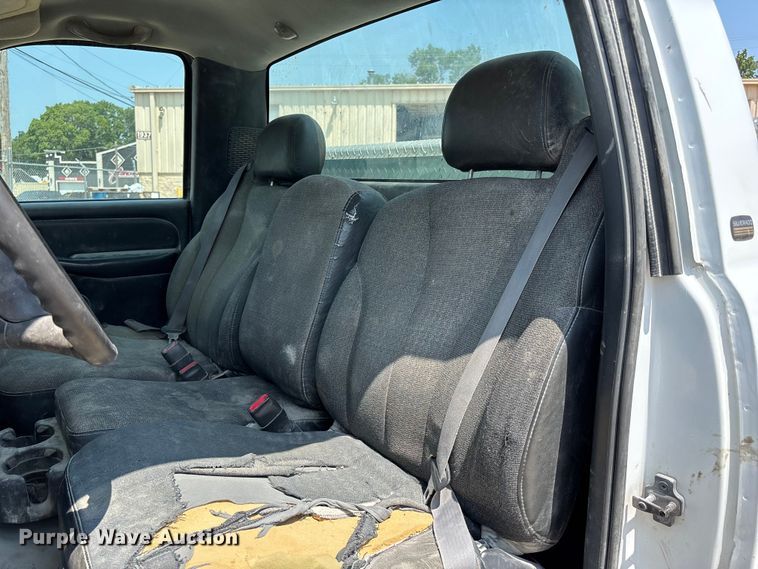 image for item FP3004 2001 Chevrolet Silverado 2500 pickup truck