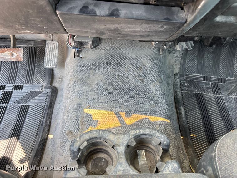 image for item FP3004 2001 Chevrolet Silverado 2500 pickup truck