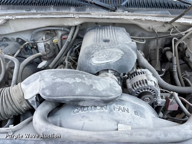 image for item FP3004 2001 Chevrolet Silverado 2500 pickup truck