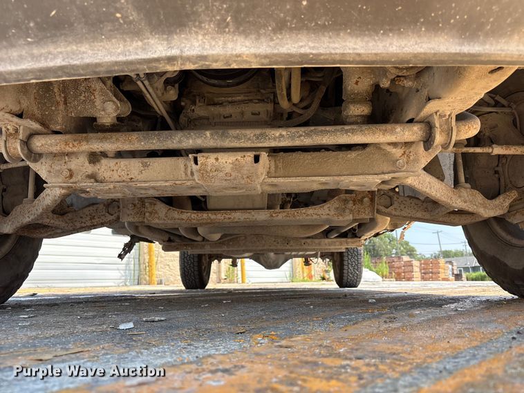 image for item FP3004 2001 Chevrolet Silverado 2500 pickup truck