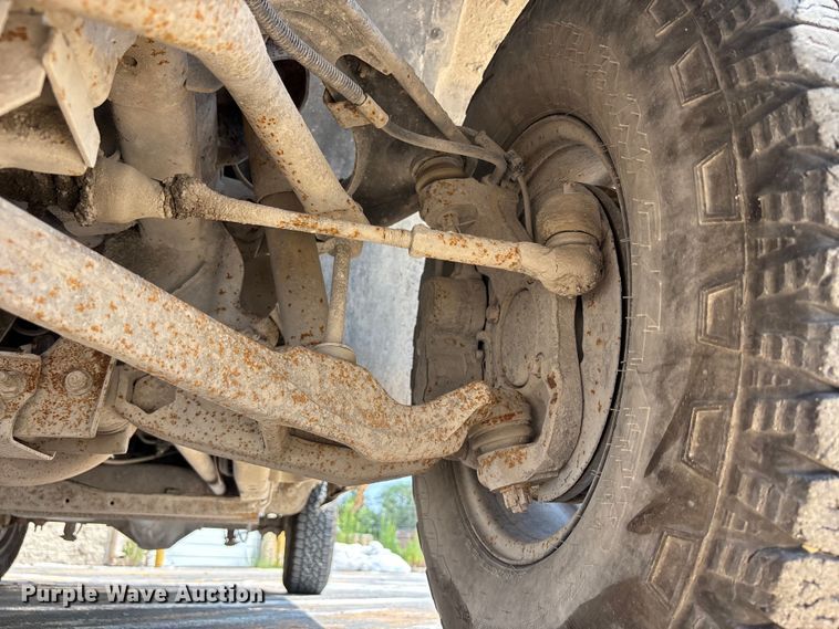 image for item FP3004 2001 Chevrolet Silverado 2500 pickup truck