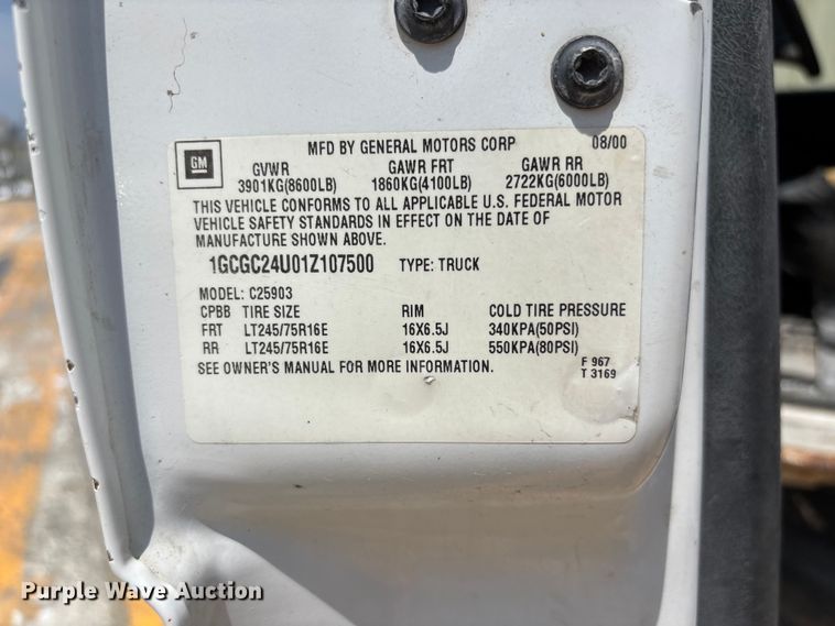 image for item FP3004 2001 Chevrolet Silverado 2500 pickup truck