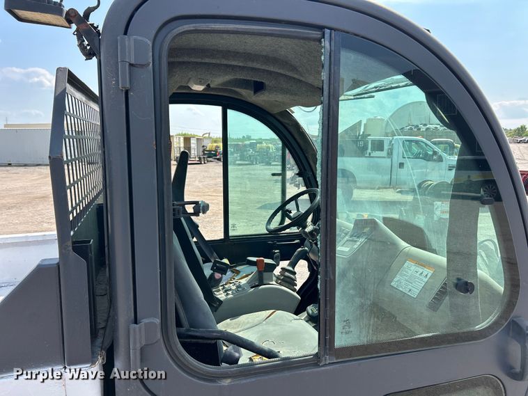 image for item FT6084 2006 Bobcat 5600 utility vehicle