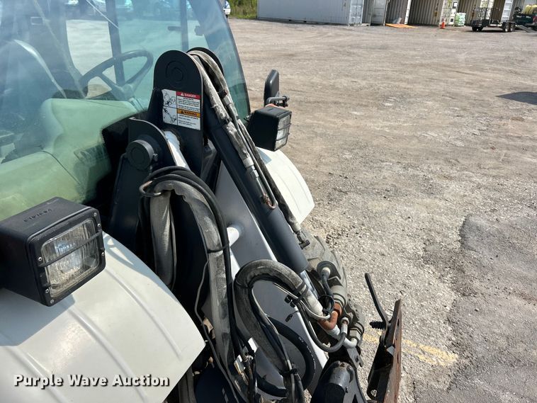 image for item FT6084 2006 Bobcat 5600 utility vehicle