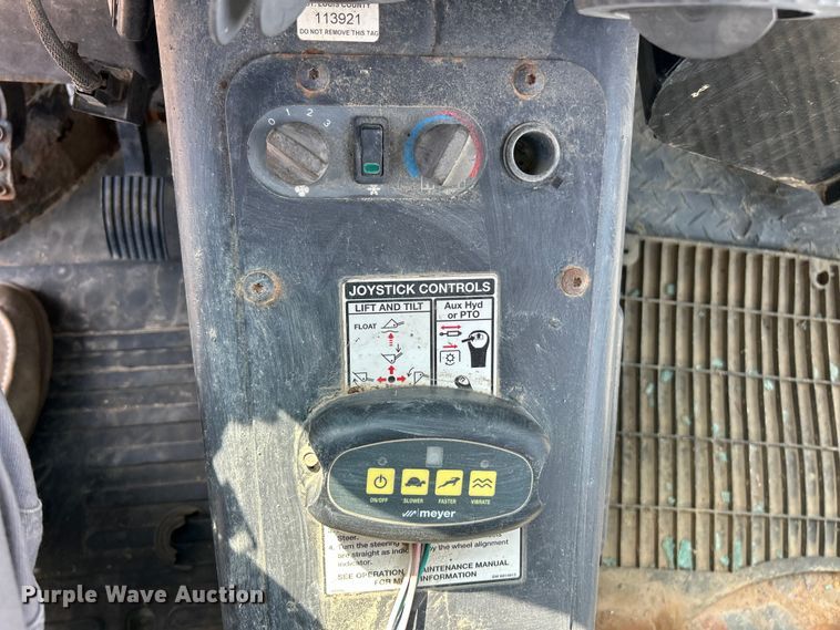 image for item FT6084 2006 Bobcat 5600 utility vehicle