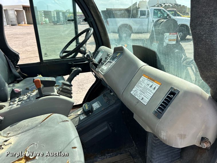 image for item FT6084 2006 Bobcat 5600 utility vehicle