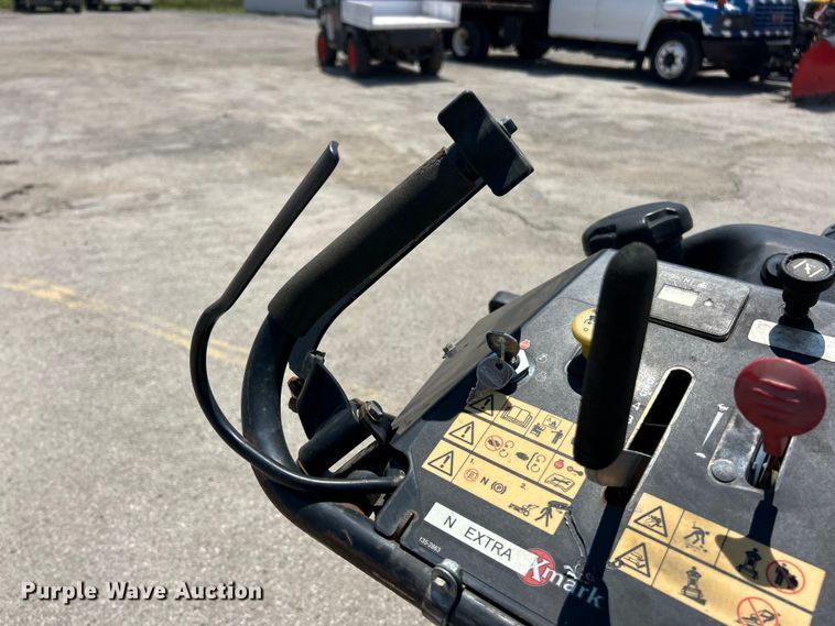 image for item FT6087 2006 eXmark Turf Tracer X Series ZTR lawn mower