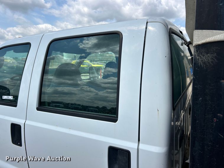 image for item FT6095 2003 Ford F450 Super Duty XL Crew Cab dump flatbed truck
