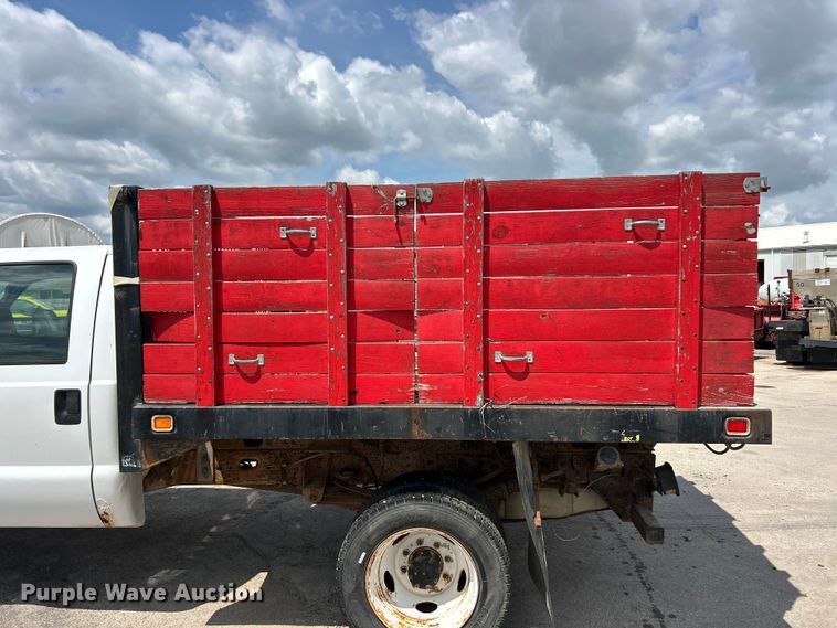 image for item FT6095 2003 Ford F450 Super Duty XL Crew Cab dump flatbed truck