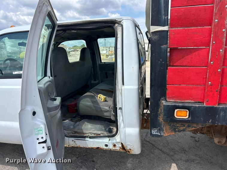 image for item FT6095 2003 Ford F450 Super Duty XL Crew Cab dump flatbed truck