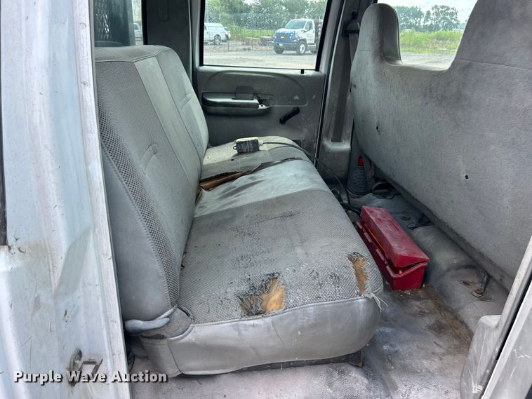 image for item FT6095 2003 Ford F450 Super Duty XL Crew Cab dump flatbed truck
