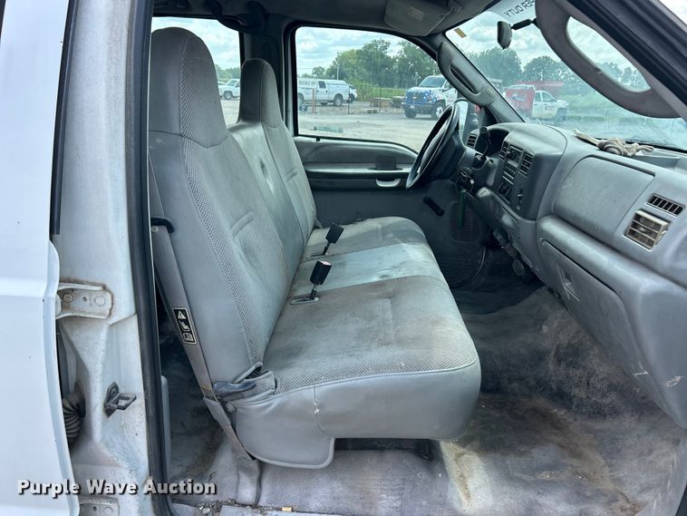 image for item FT6095 2003 Ford F450 Super Duty XL Crew Cab dump flatbed truck