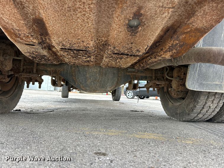 image for item FT6095 2003 Ford F450 Super Duty XL Crew Cab dump flatbed truck