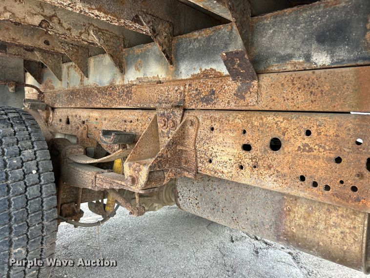 image for item FT6095 2003 Ford F450 Super Duty XL Crew Cab dump flatbed truck