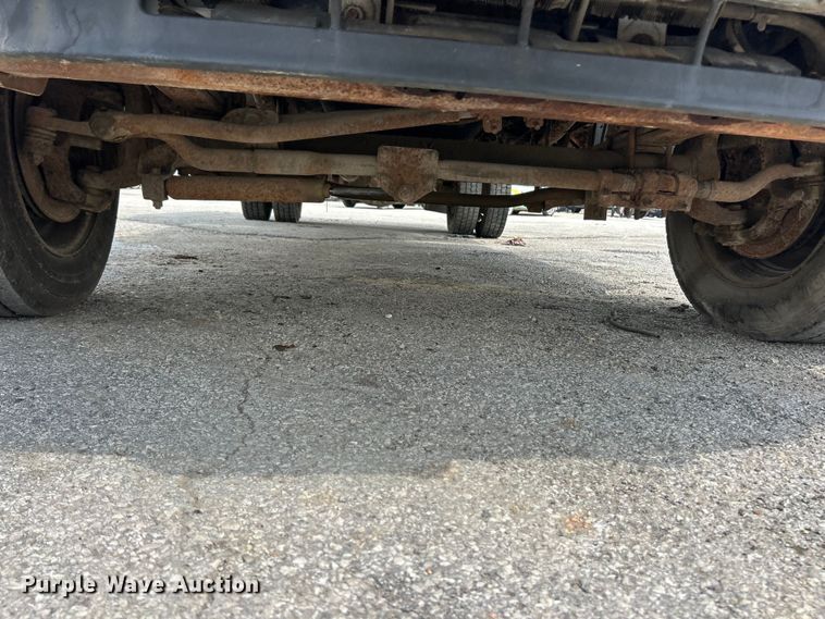 image for item FT6095 2003 Ford F450 Super Duty XL Crew Cab dump flatbed truck
